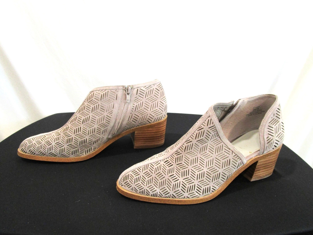 EUC! 1 State Nordstrom Iddah Gray Suede Geometric Cut Out Ankle Booties Women 9M